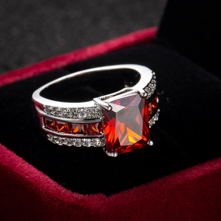 Bague en Argent avec Rubis au Design à Bande Divisée