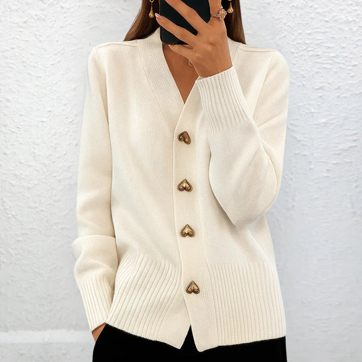 Lydia™ | Pull élégant avec boutons en forme de cœur