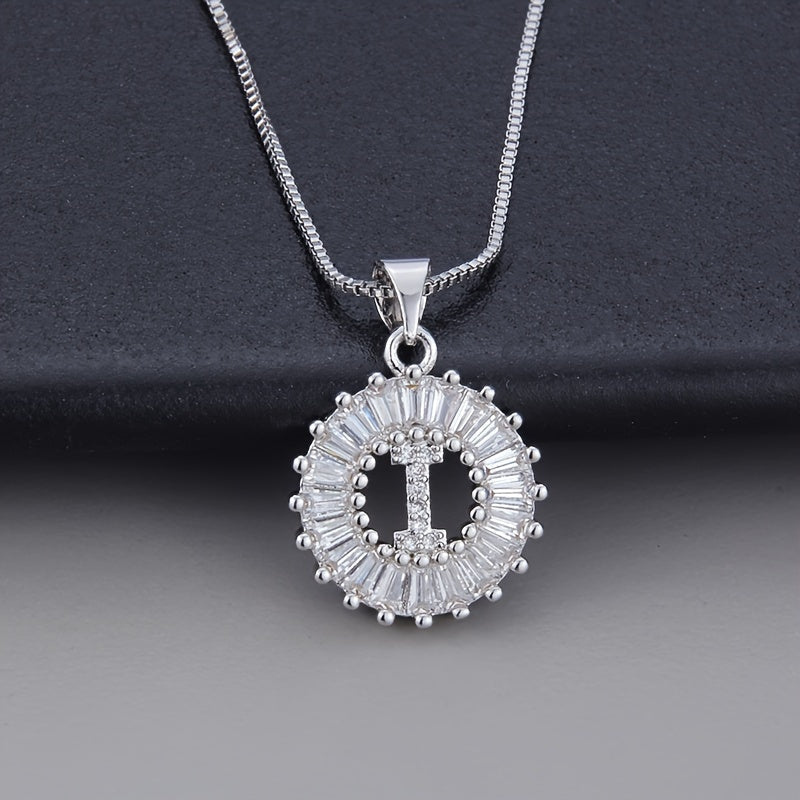 Collier en or blanc avec initiale "Z" et zirconiums