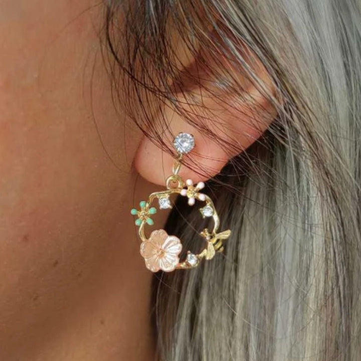 PAIRE DE BOUCLES D'OREILLES FLEURIES PRINTANIÈRES