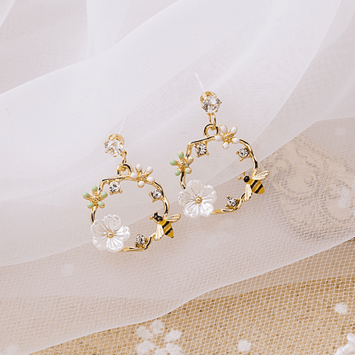 PAIRE DE BOUCLES D'OREILLES FLEURIES PRINTANIÈRES