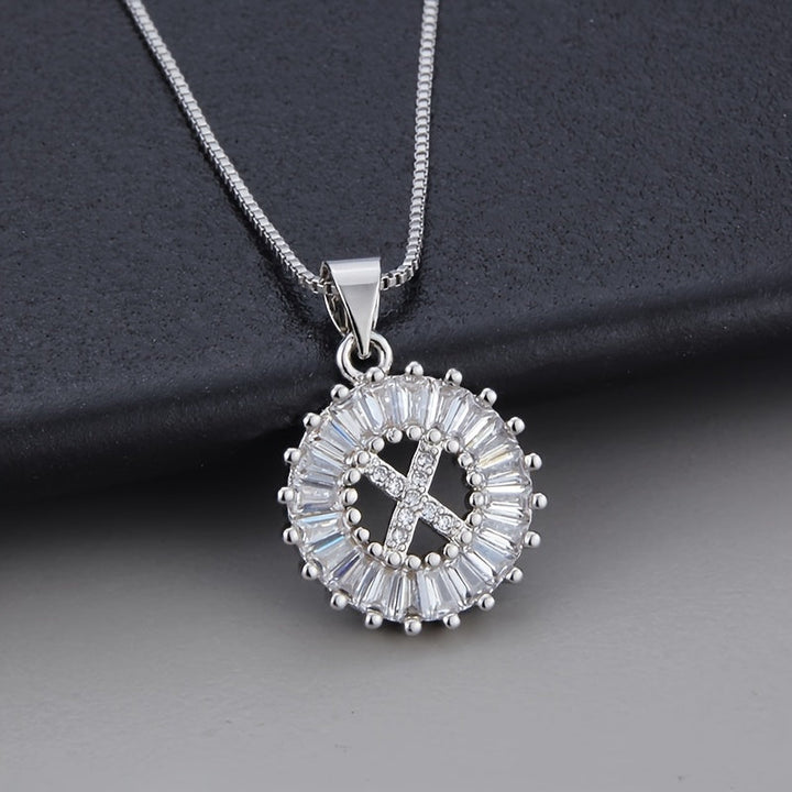 Collier en or blanc avec initiale "Z" et zirconiums