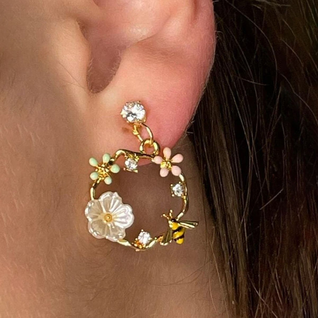 PAIRE DE BOUCLES D'OREILLES FLEURIES PRINTANIÈRES