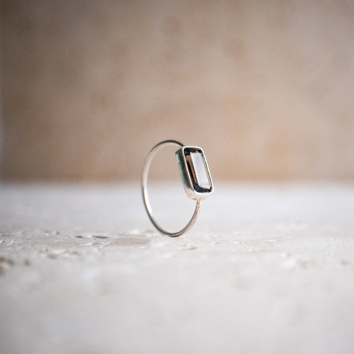 Bague en quartz fumé carrée brune foncée en argent sterling 925