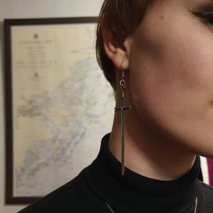 PAIRE DE BOUCLES D'OREILLES EN FORME DE LAME
