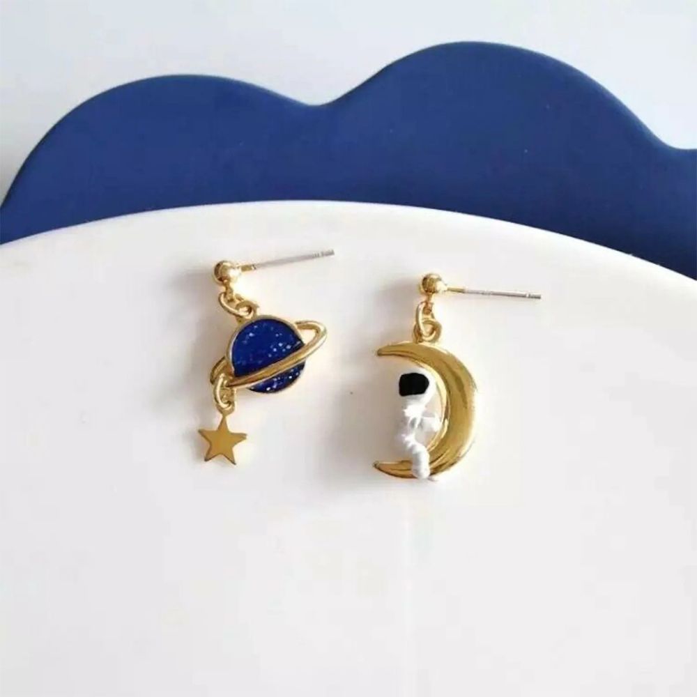 BOUCLES D'OREILLES ASTRONAUTE ET PLANÈTE (ENSEMBLE)