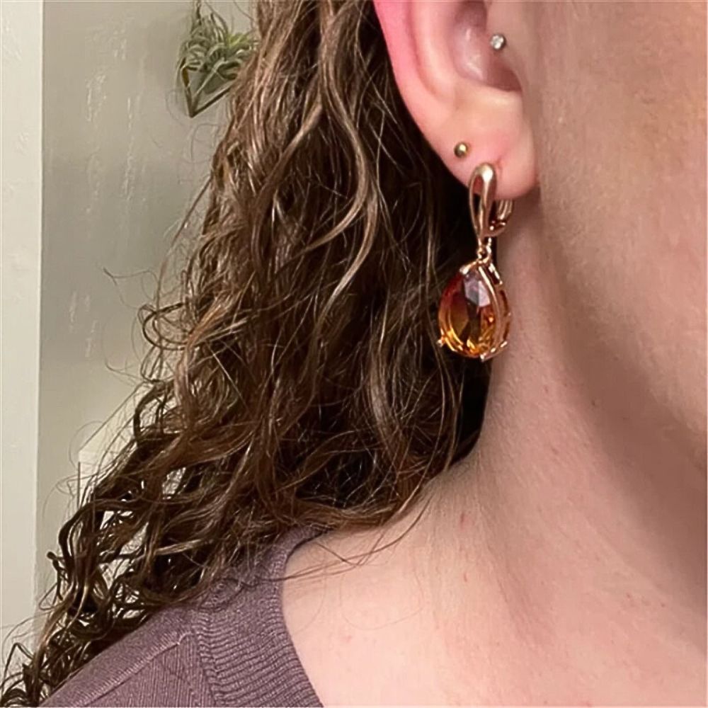 PAIRE DE BOUCLES D'OREILLES PENDANTES EN TOPAZE BICOLOR