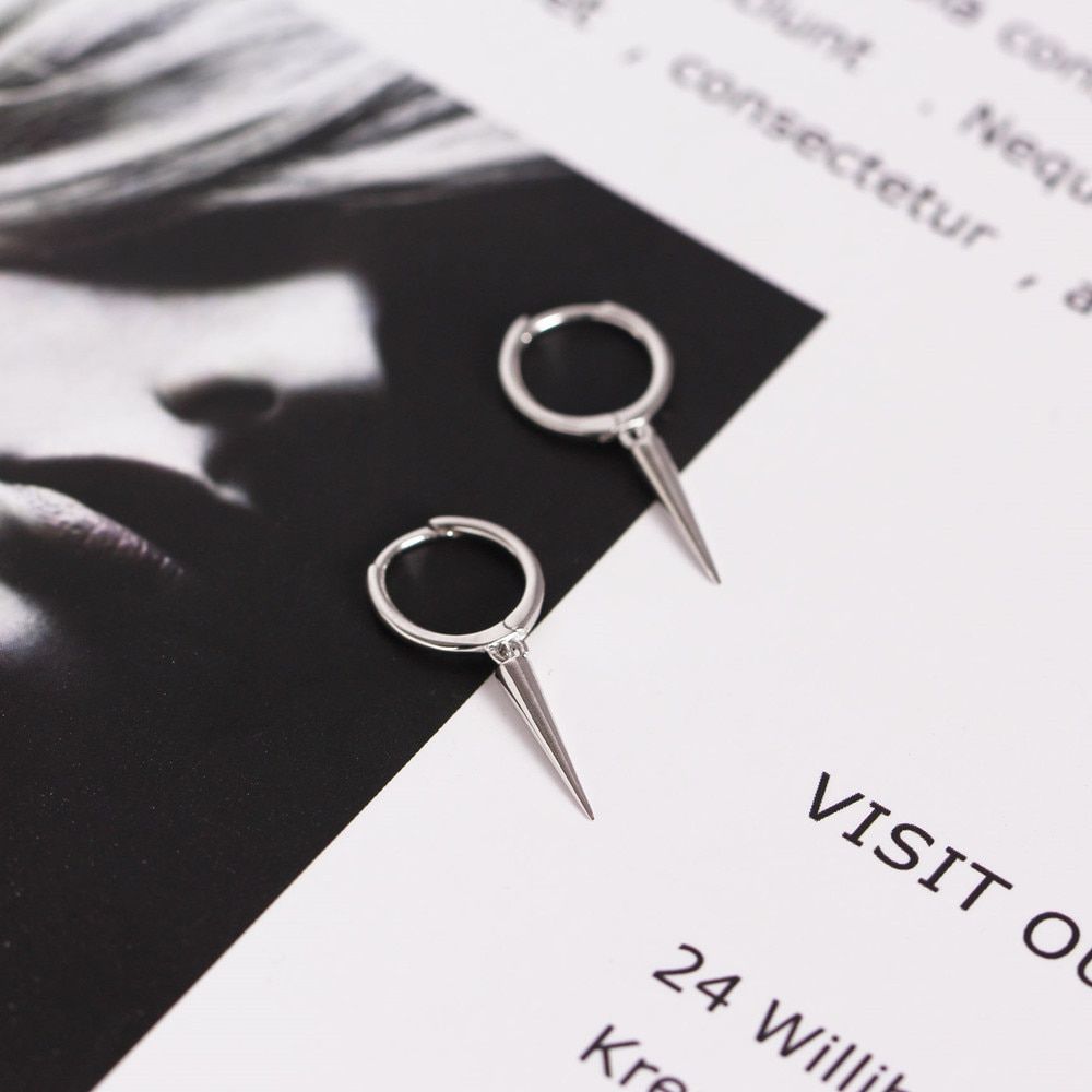 PAIRE DE BOUCLES D'OREILLES EN FORME D'ÉPI