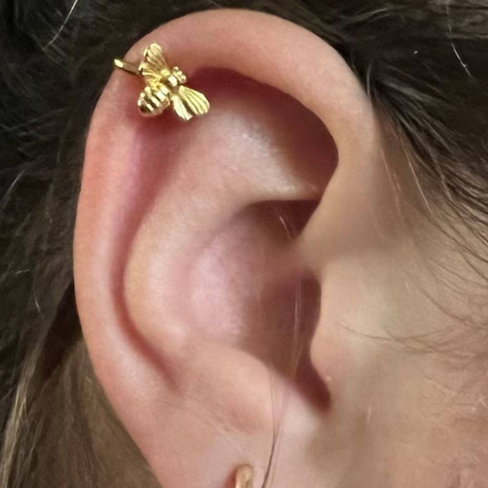 PAIRE DE MANCHETTES D'OREILLES EN FORME D'ABEILLE