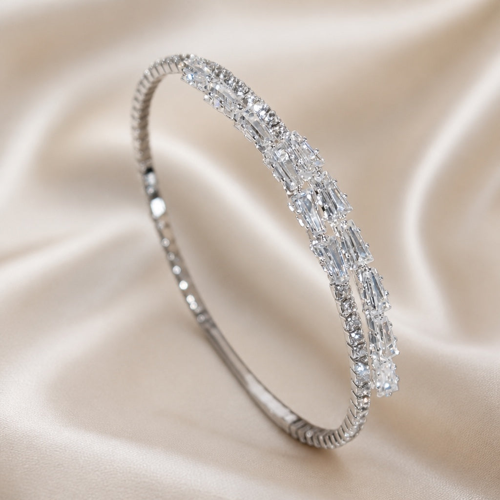 Bracelet élégant en or blanc avec zirconia cubique