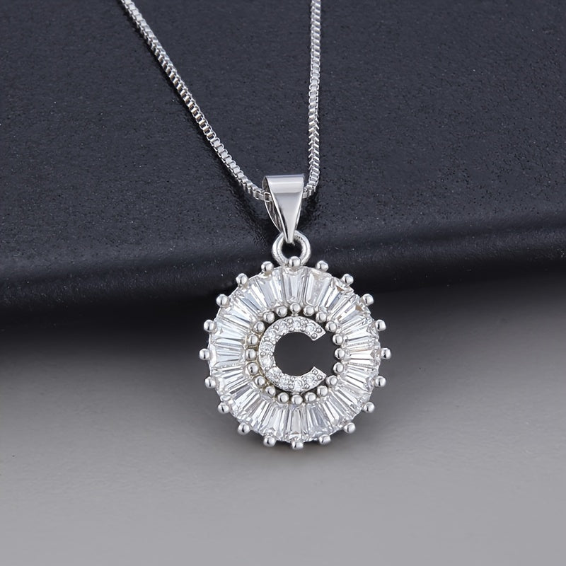 Collier en or blanc avec initiale "Z" et zirconiums