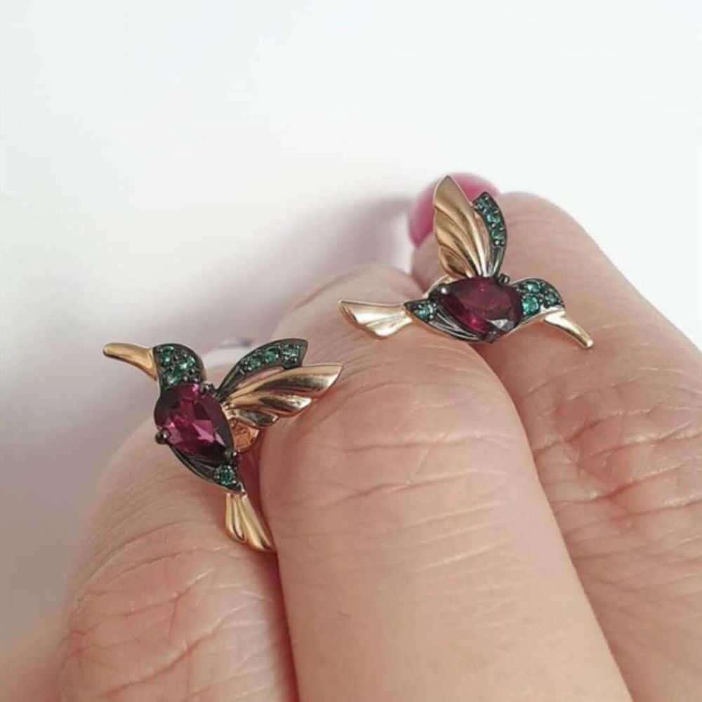 PAIRE DE BOUCLES D'OREILLES COLIBRI