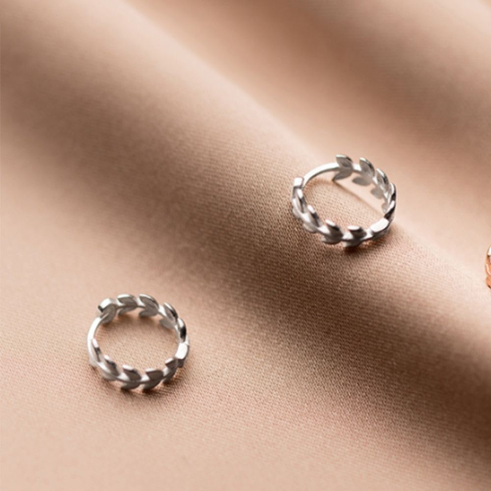 Miniature Paire de Boucles d'Oreilles en Forme de Feuilles d'Olivier