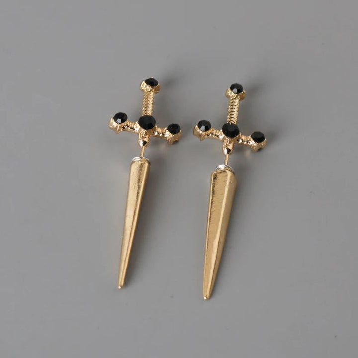 PAIRE DE BOUCLES D'OREILLES GOTHIQUES EN FORME D'ÉPÉE