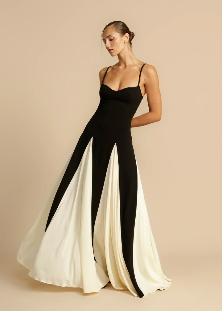 Oshrit™ | Robe Maxi Élégante avec Volants Contrastés