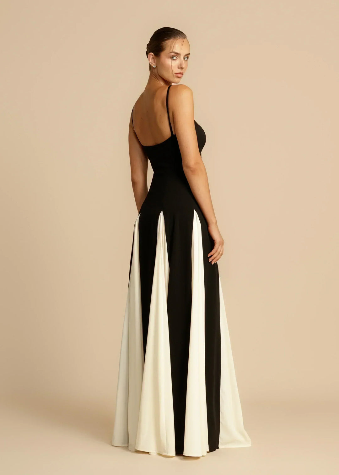 Oshrit™ | Robe Maxi Élégante avec Volants Contrastés