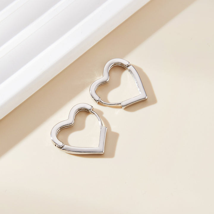 PAIRE DE BOUCLES D'OREILLES HOOP EN FORME DE CŒUR