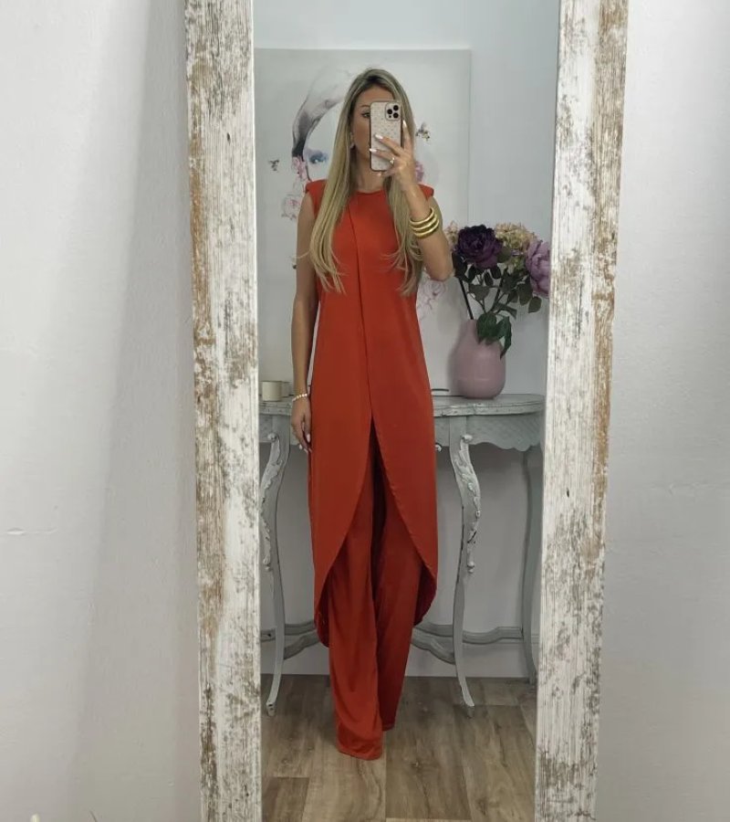 Flavia - Chic Sleeveless Ensemble