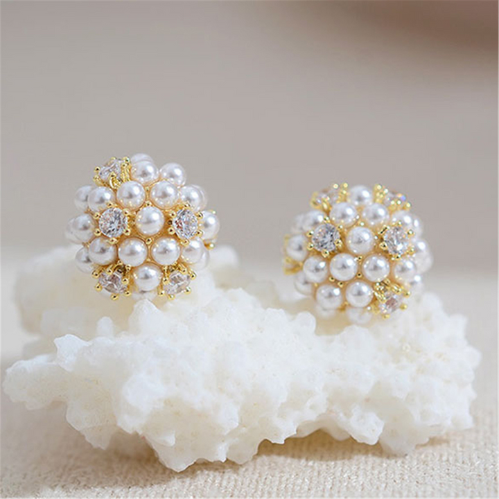 PAIRE DE BOUCLES D'OREILLES EN PERLES