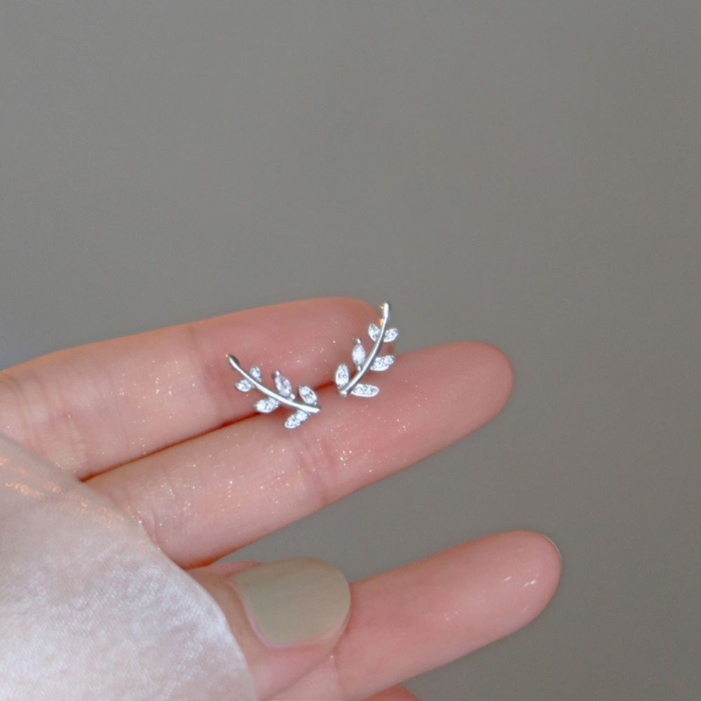 PAIRE DE BOUCLES D'OREILLES GRIMPANTES EN FEUILLE BRILLANTE