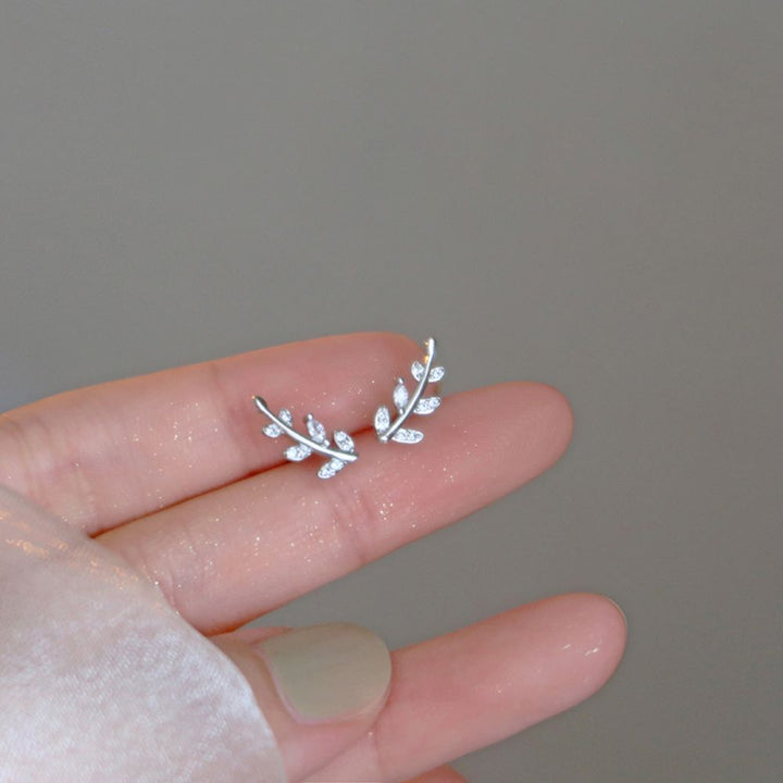 PAIRE DE BOUCLES D'OREILLES GRIMPANTES EN FEUILLE BRILLANTE