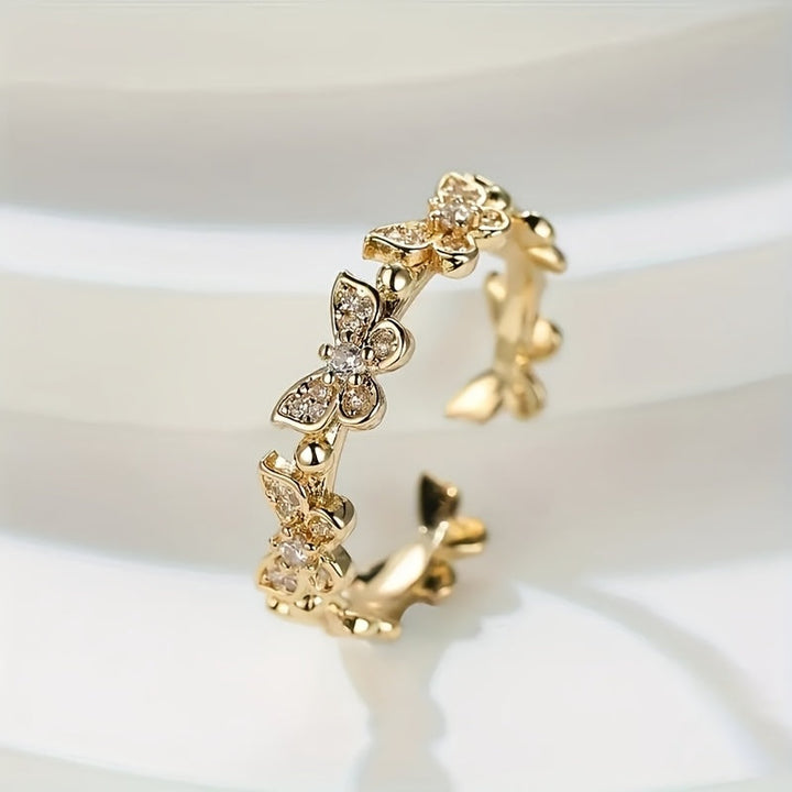 Bague en Or Blanc en Forme de Papillon avec Cristaux