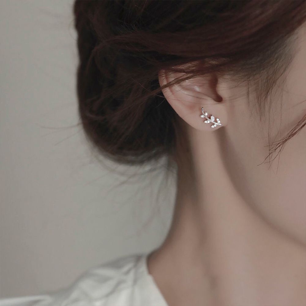 PAIRE DE BOUCLES D'OREILLES GRIMPANTES EN FEUILLE BRILLANTE