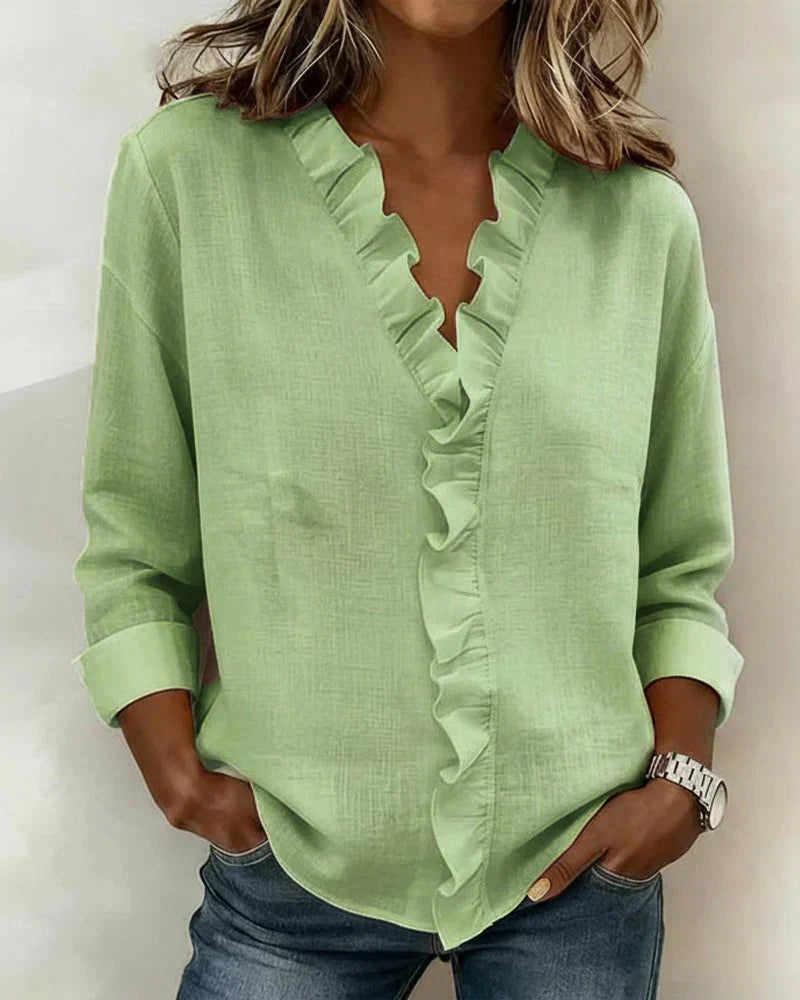 Chiara™ | Blouse à décolleté en V et volants délicats