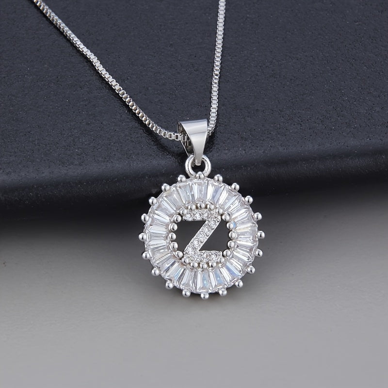 Collier en or blanc avec initiale "Z" et zirconiums