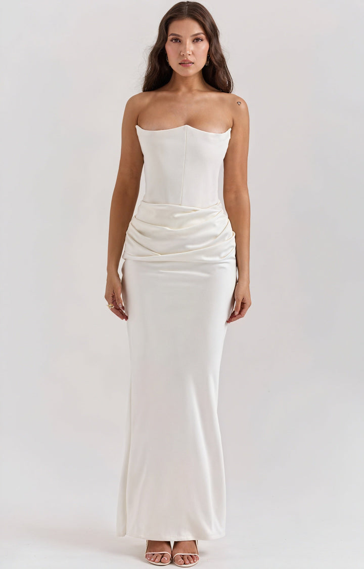 Robe Sans Bretelles : Élégance Intemporelle pour Occasions Spéciales