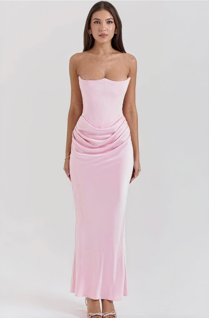 Robe Sans Bretelles : Élégance Intemporelle pour Occasions Spéciales