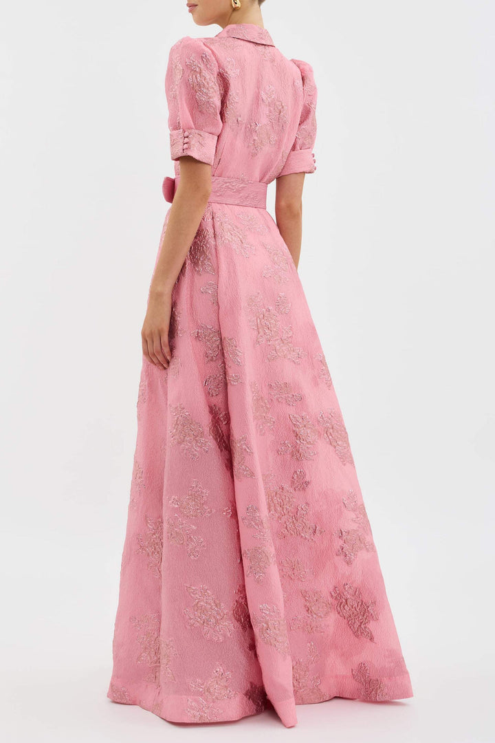 Robe Longue avec Ceinture : Élégance Intemporelle