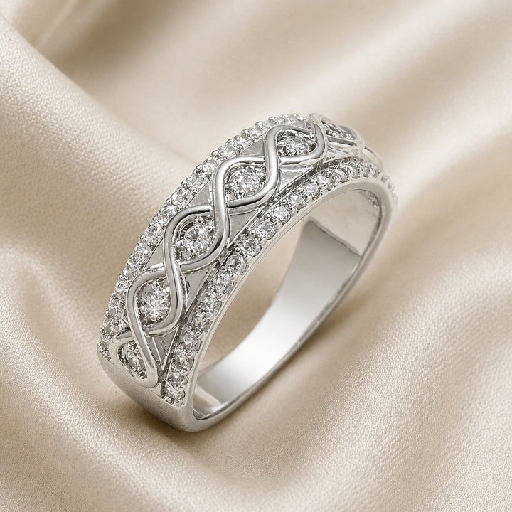 Bague en or blanc avec double rangée de zircon