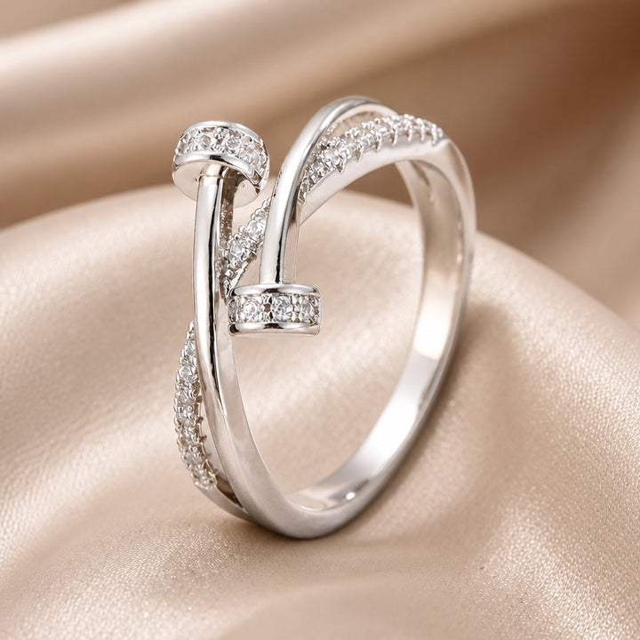 Bague croisée en or blanc avec zircons