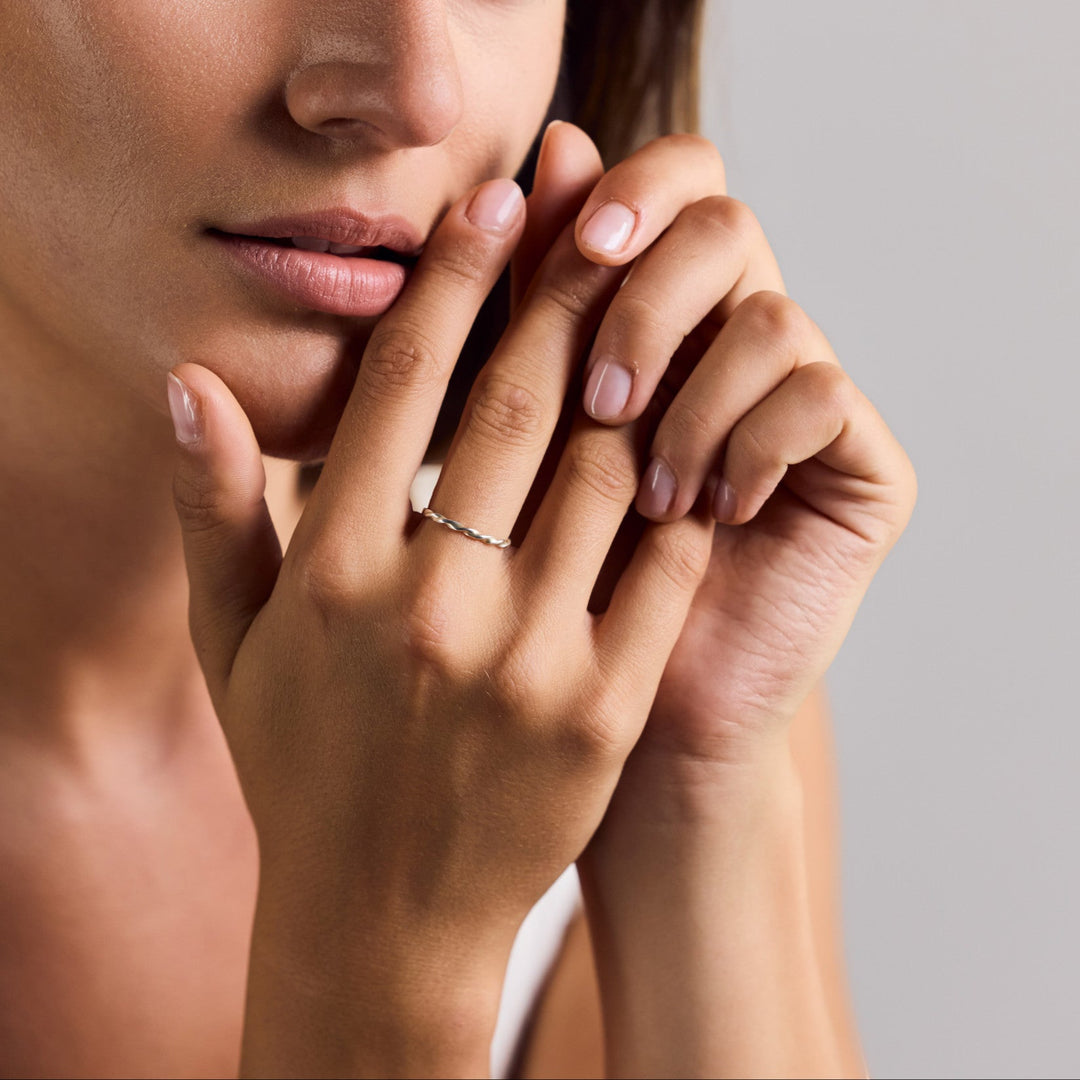 Bague fine en argent sterling 925 fabriquée à la main