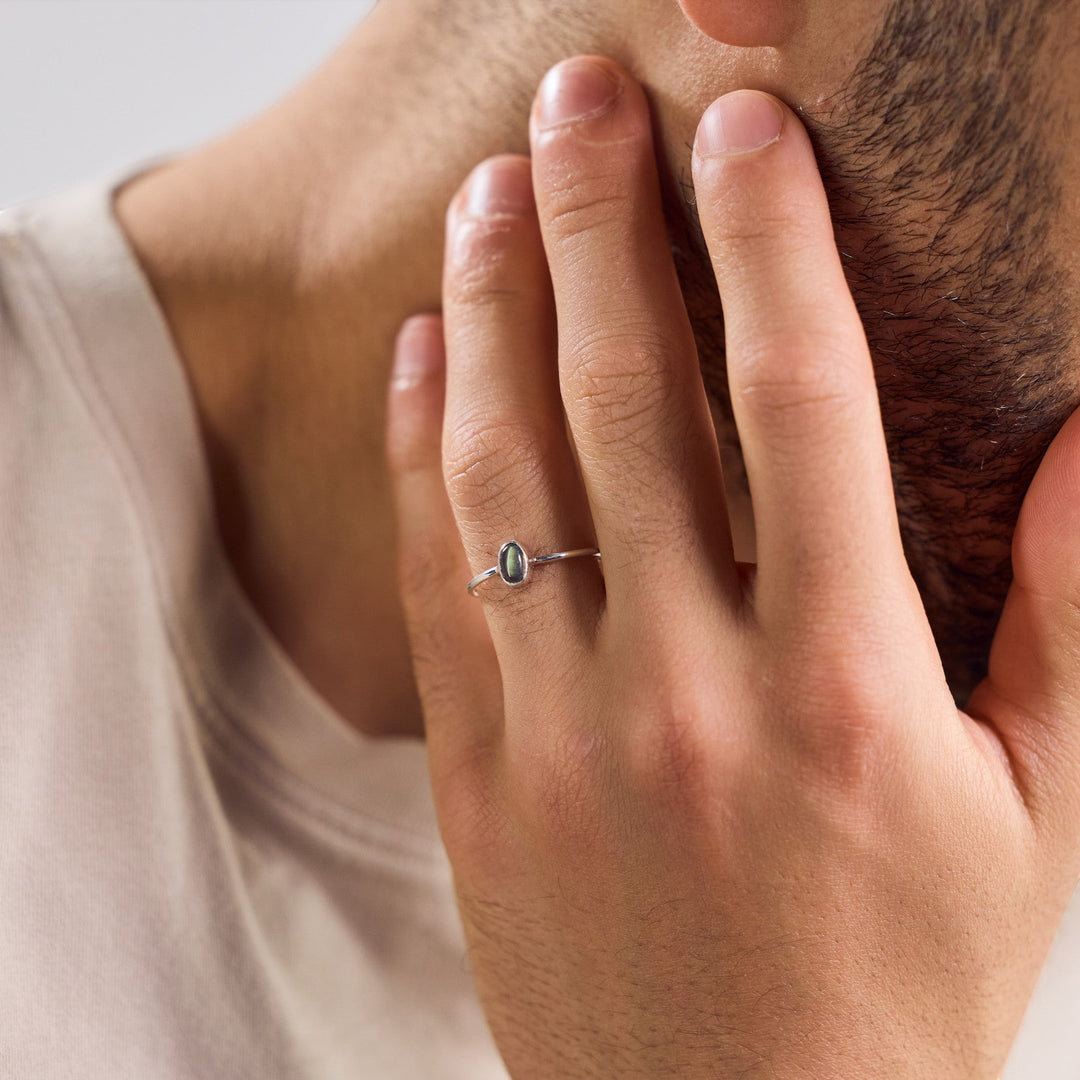 Bague délicate en Labradorite en Argent Sterling 925 / Bague empilable ovale faite à la main