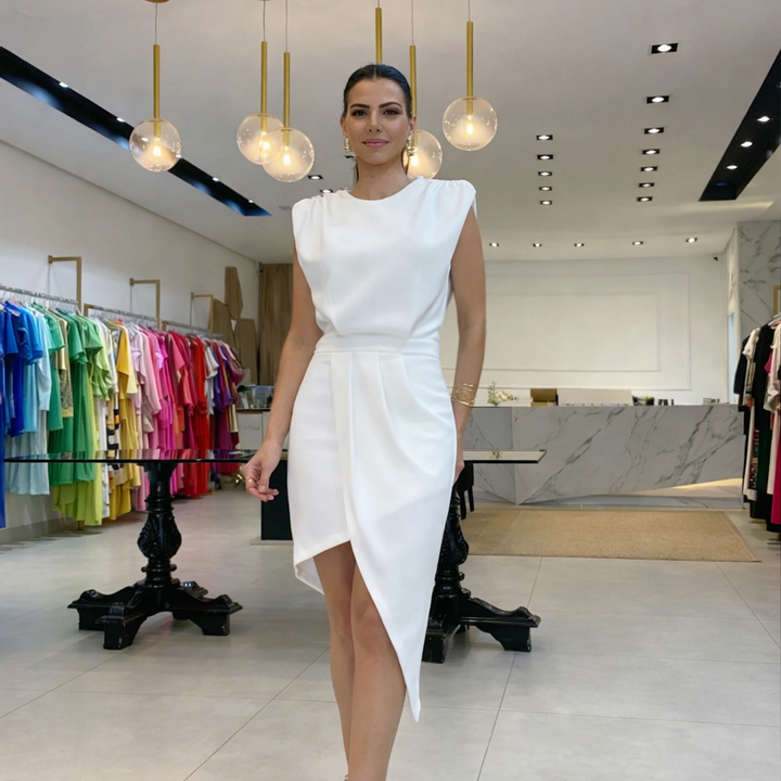 Alessia™ | Robe élégante avec ligne asymétrique structurée