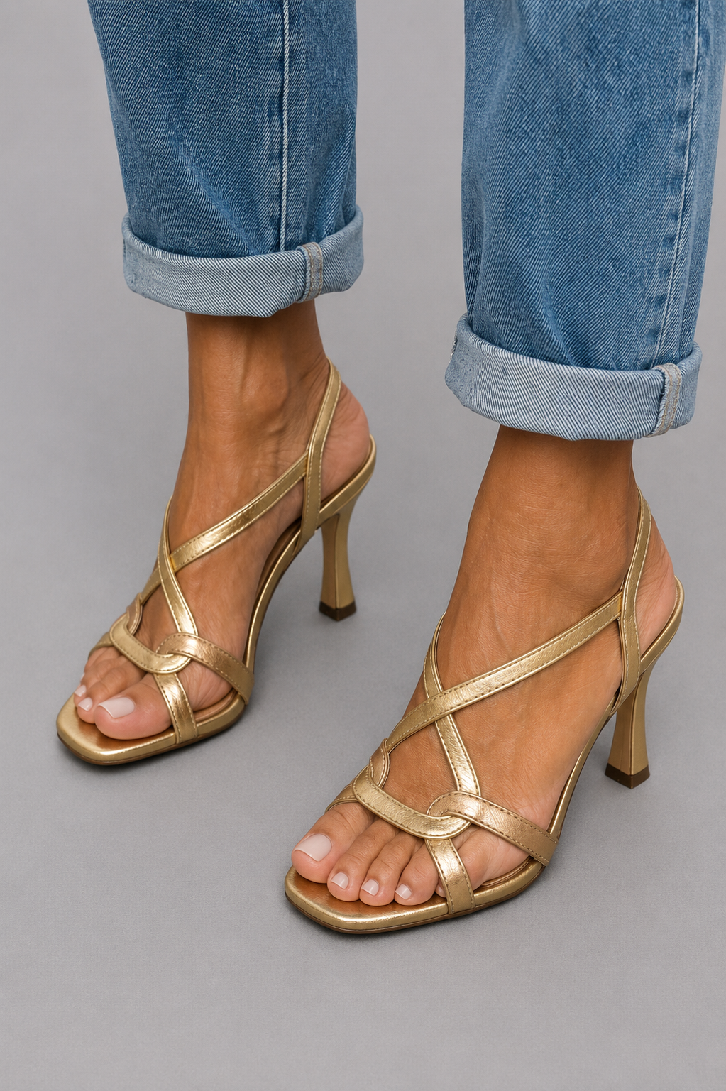 Sandales dorées avec talon