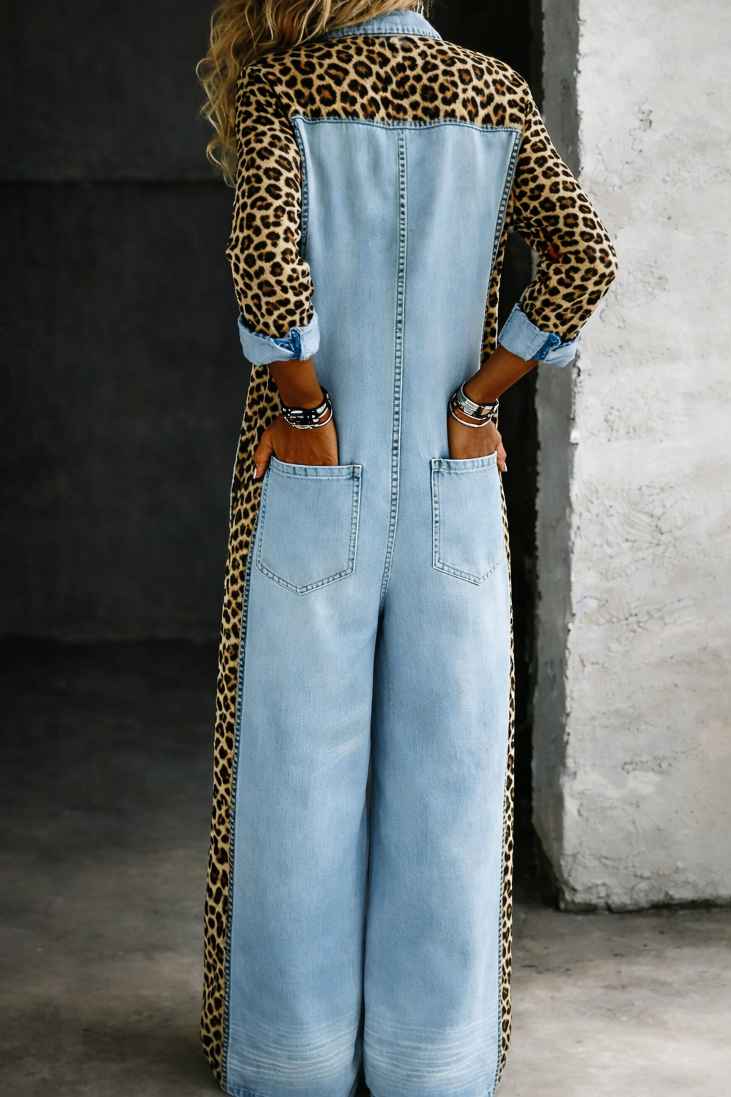 "Amanda | Combinaison en denim à manches longues" can be rewritten as "Combinaison en denim à manches longues Amanda".