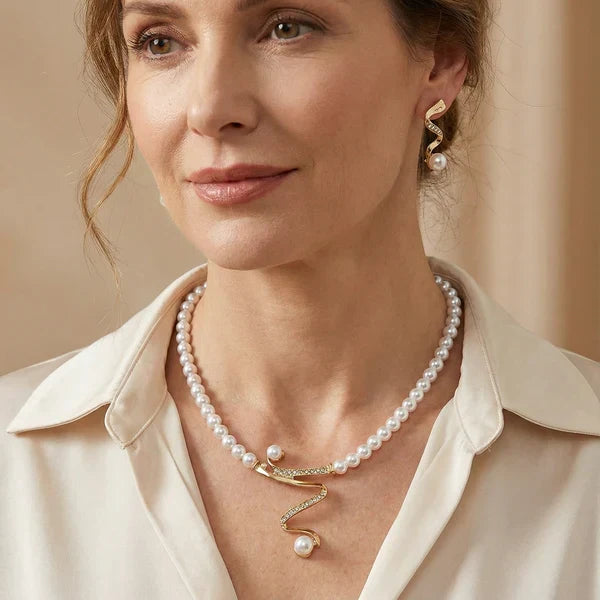 Ensemble de collier et boucles d'oreilles avec perles naturelles