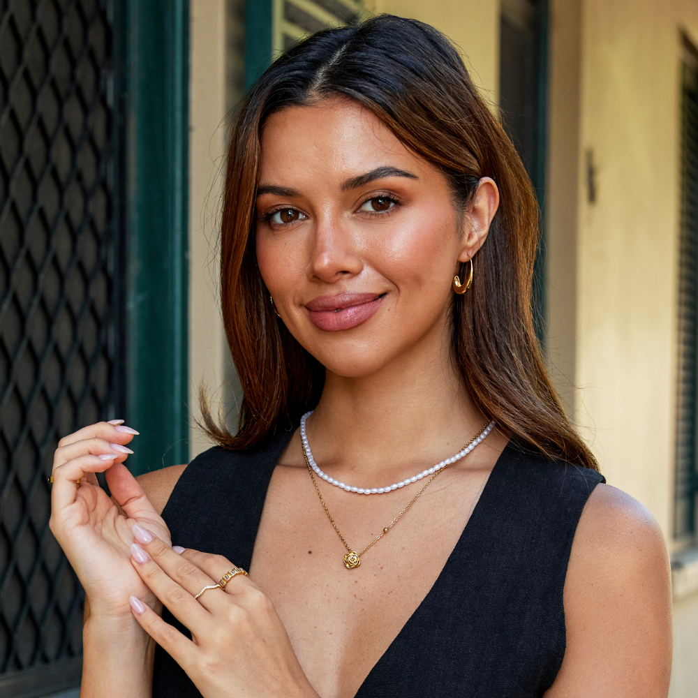 Collier avec Pendentif en Roses Dorées