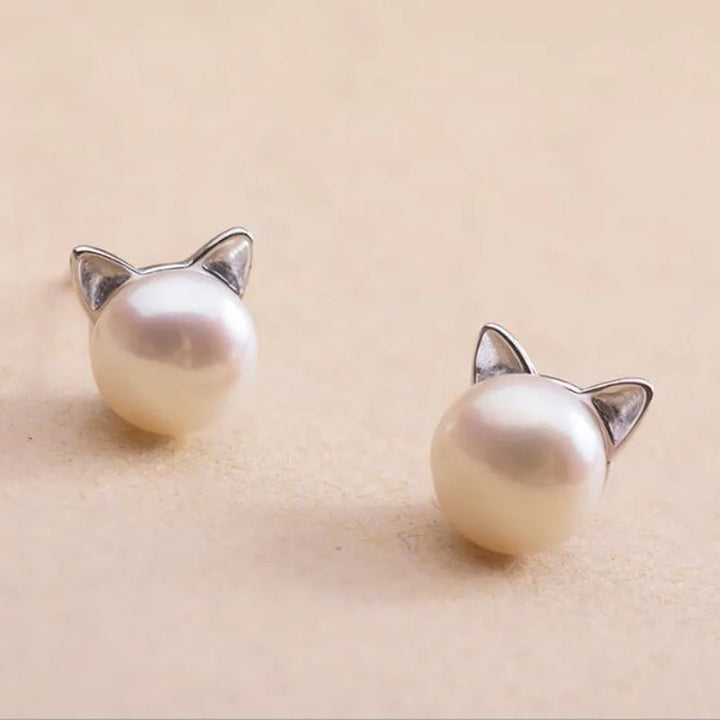 Boucles d'oreilles avec perle et motif de chat en argent sterling