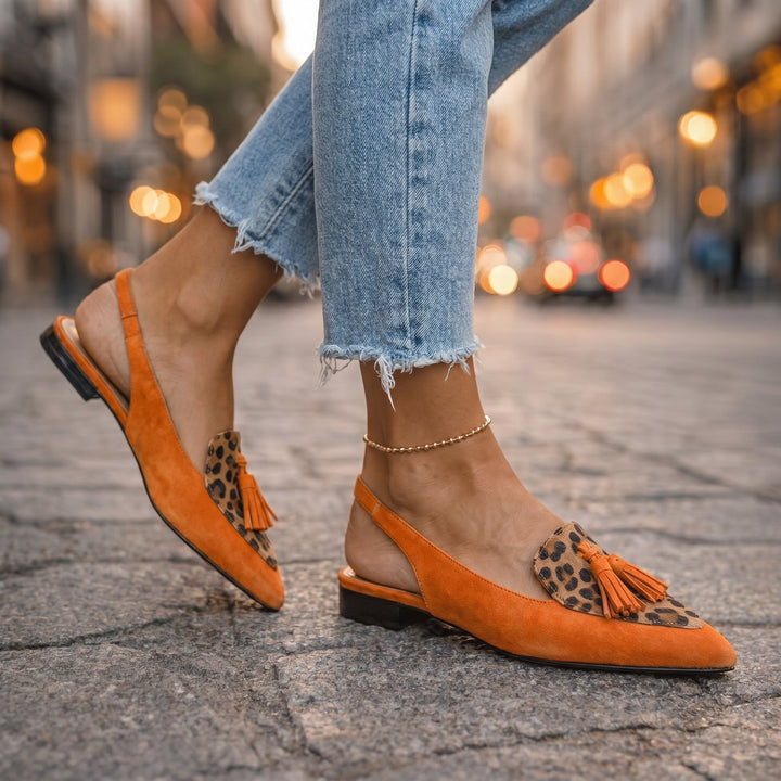 Nexoria - Mules Bicolores Élégantes pour Femmes avec Pompons Tendance