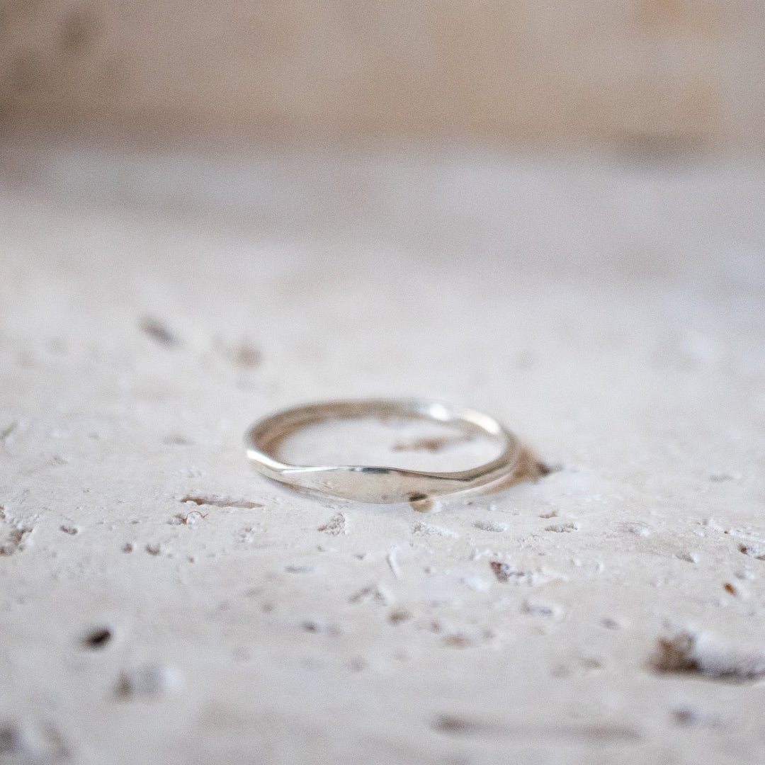 Jolie petite bague sigillaire en argent sterling 925, faite à la main