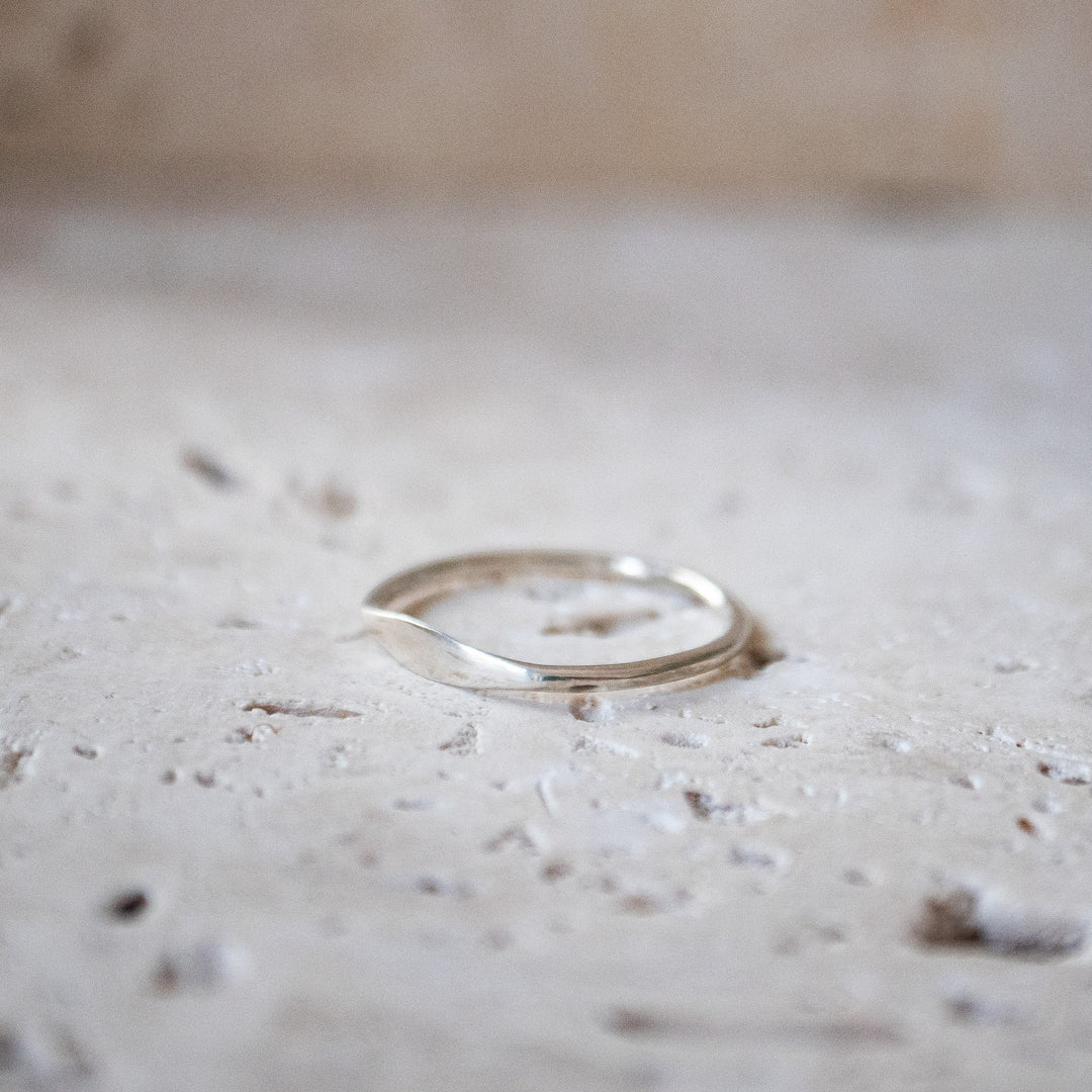 Jolie petite bague sigillaire en argent sterling 925, faite à la main