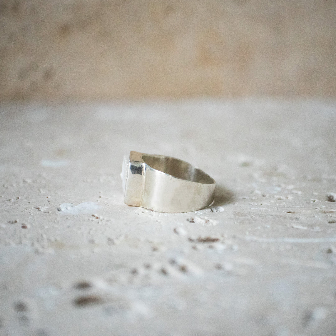 Bague de sceau large et carrée en argent sterling 925 avec perle d'eau douce naturelle