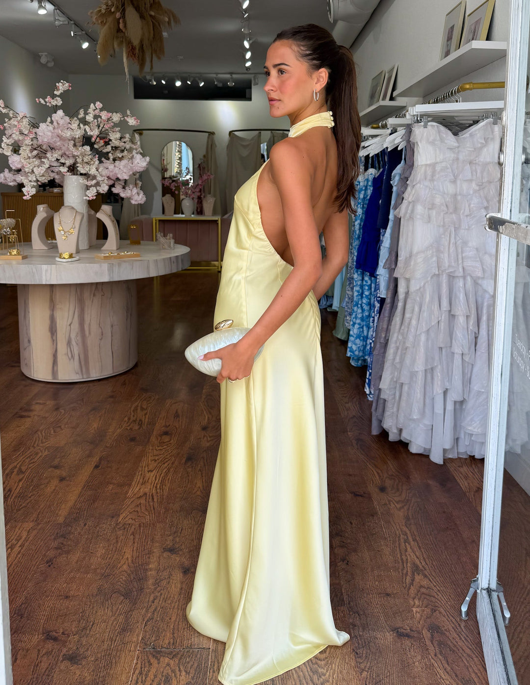 ZEYNEP | Robe Maxi Satinée Élégante avec Découpe Halter