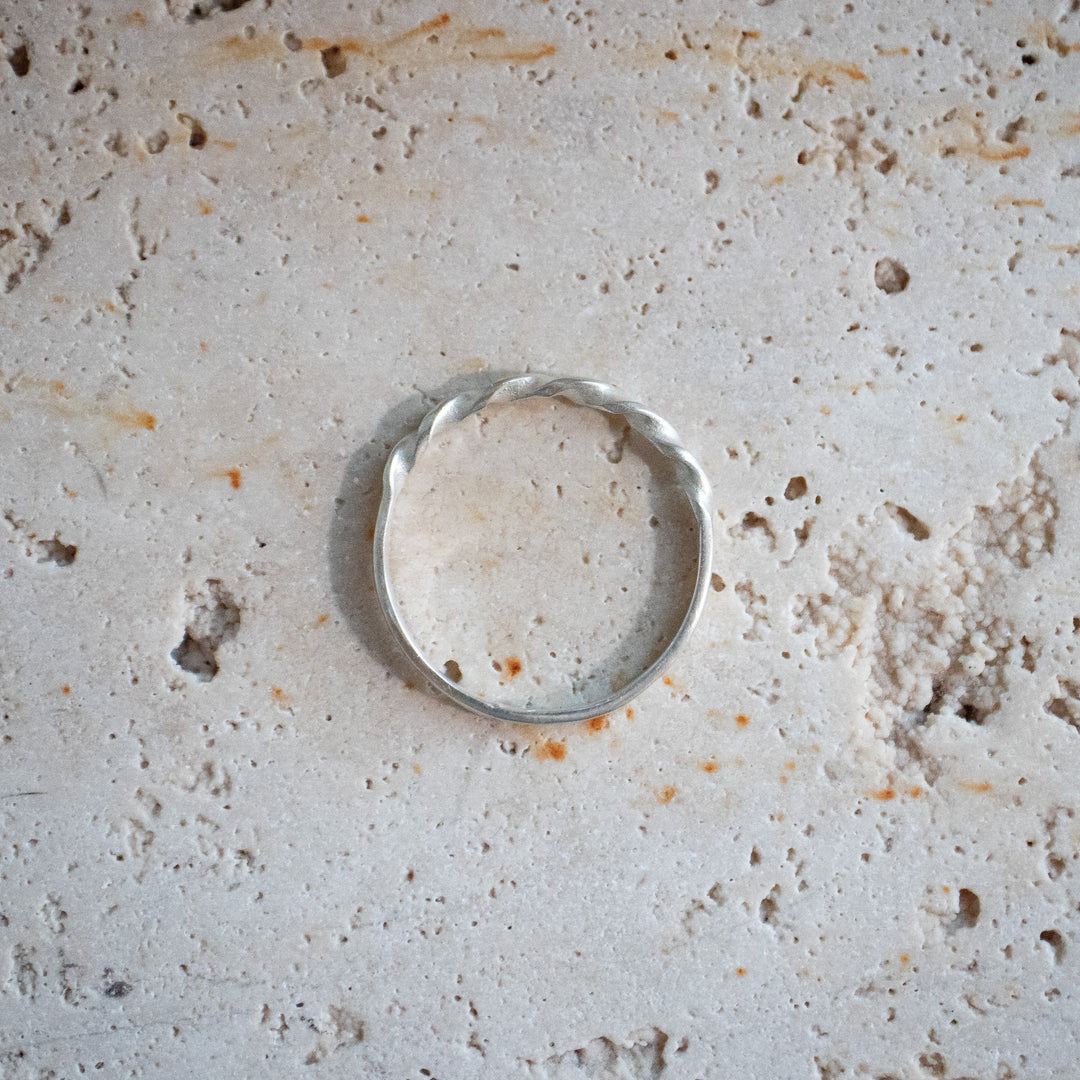 Bague fine en argent sterling 925 fabriquée à la main