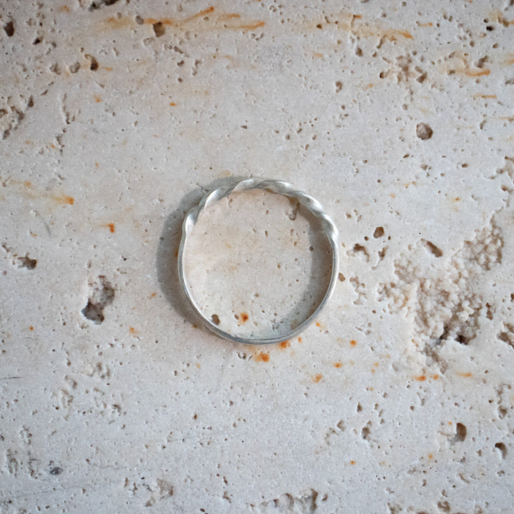 Bague fine en argent sterling 925 fabriquée à la main