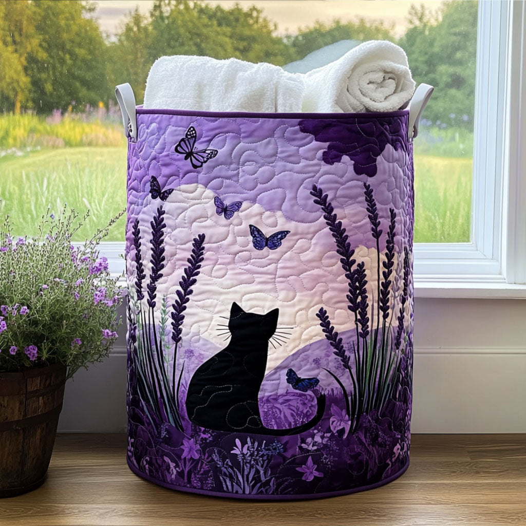 Panier rembourré avec des chats dans une prairie nocturne